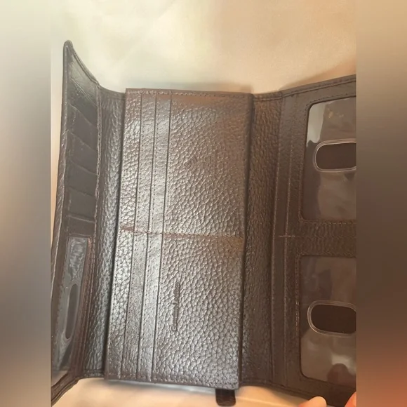 Like New Oak Leathers Brown RFID Blocking Trifold Wallet with  11 Slots - Picture 4 of 11